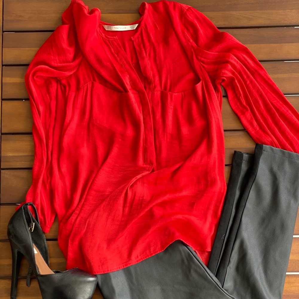 Blouse with pockets